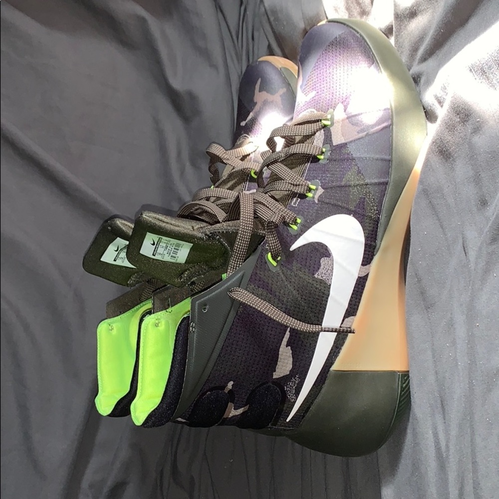 2015 Nike Hyperdunk- ‘Camo’